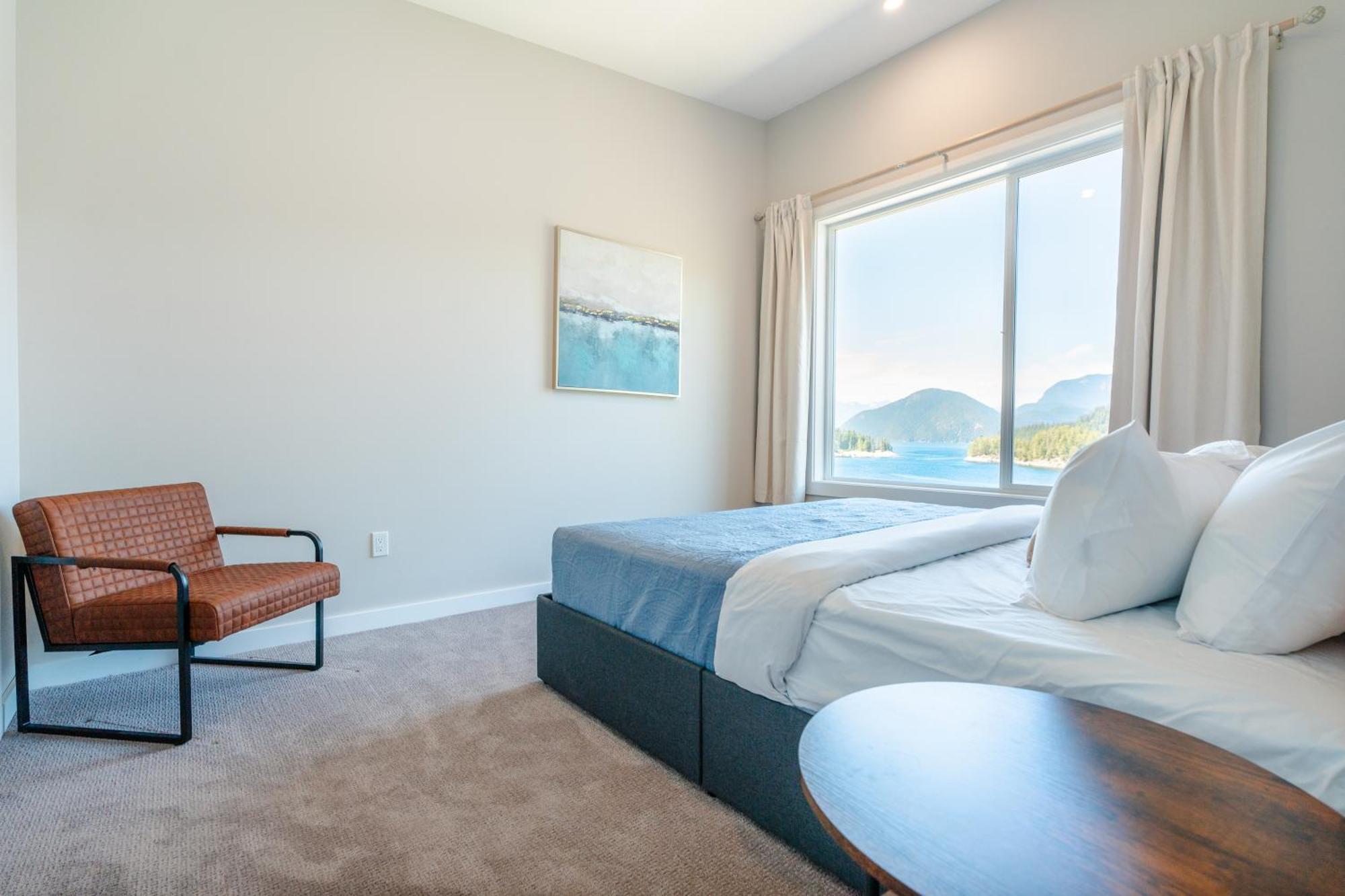 Egmont West Coast Wilderness Lodge מראה חיצוני תמונה