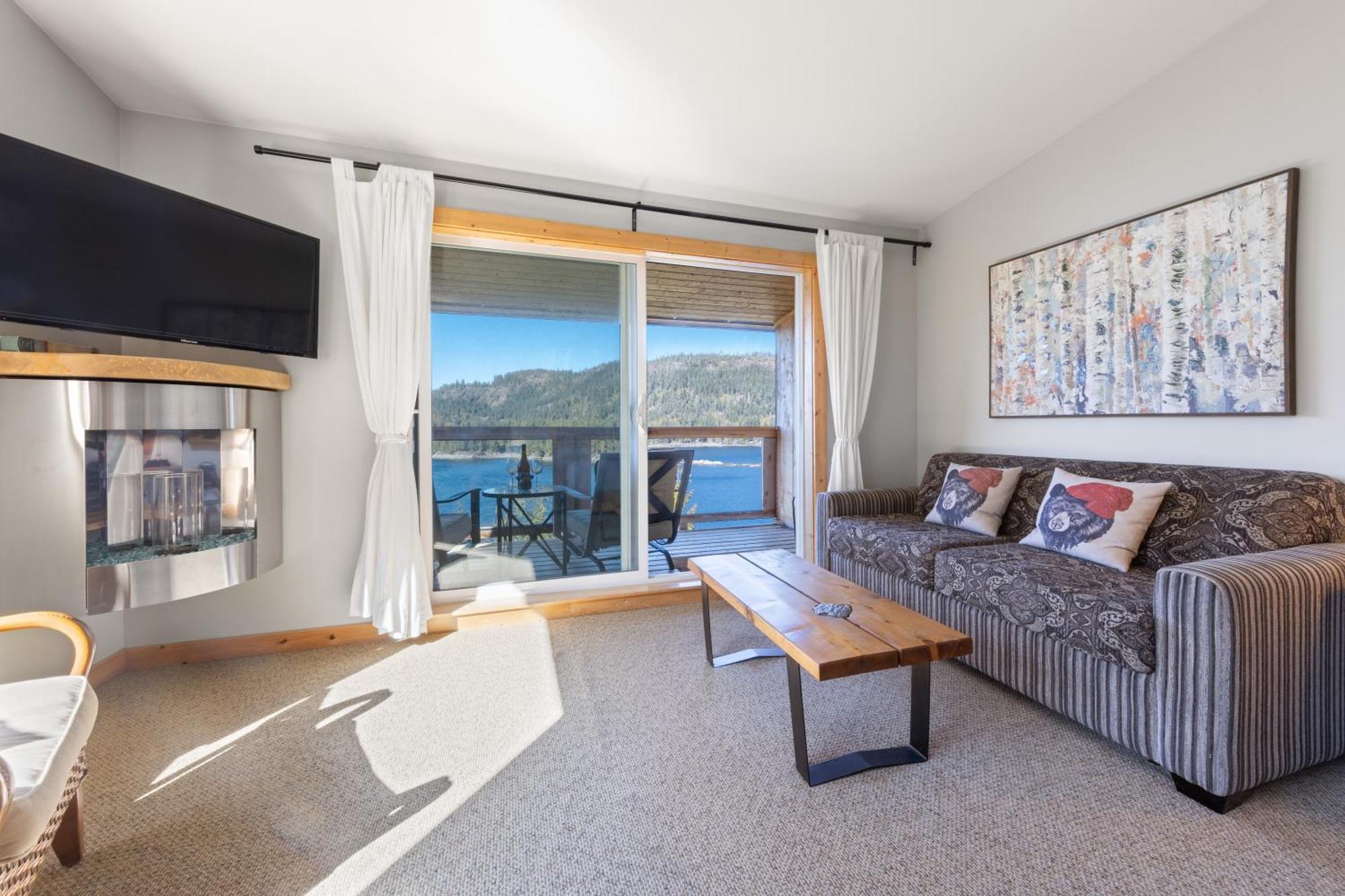 Egmont West Coast Wilderness Lodge מראה חיצוני תמונה