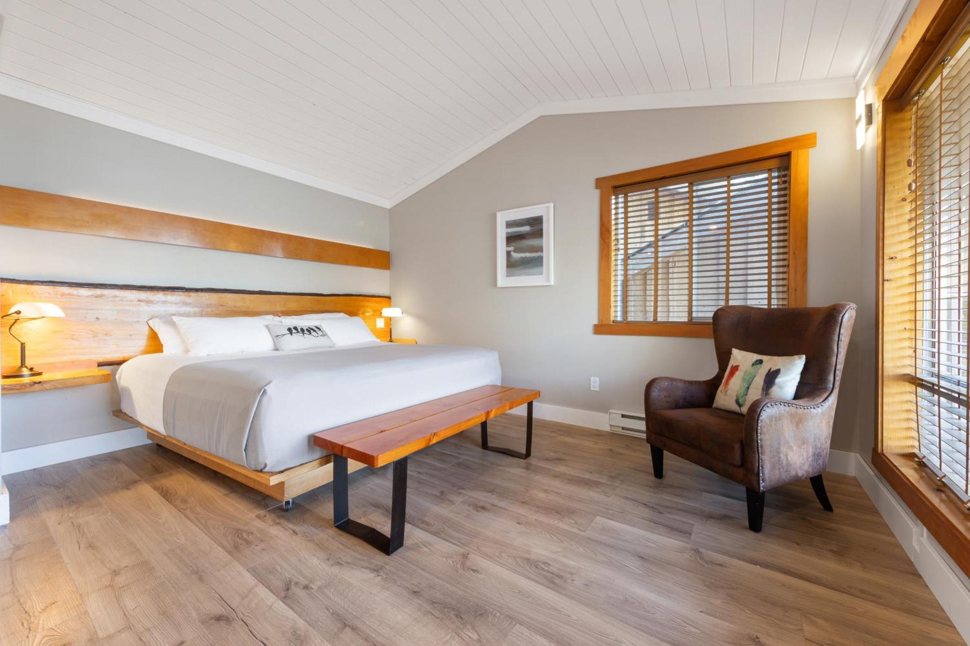 Egmont West Coast Wilderness Lodge מראה חיצוני תמונה
