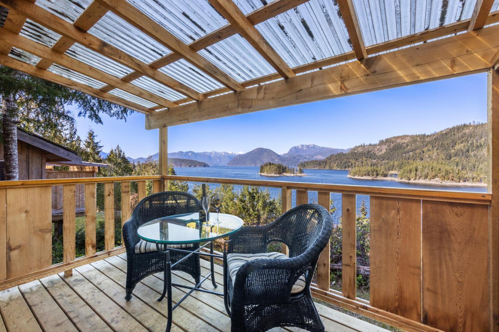 Egmont West Coast Wilderness Lodge מראה חיצוני תמונה