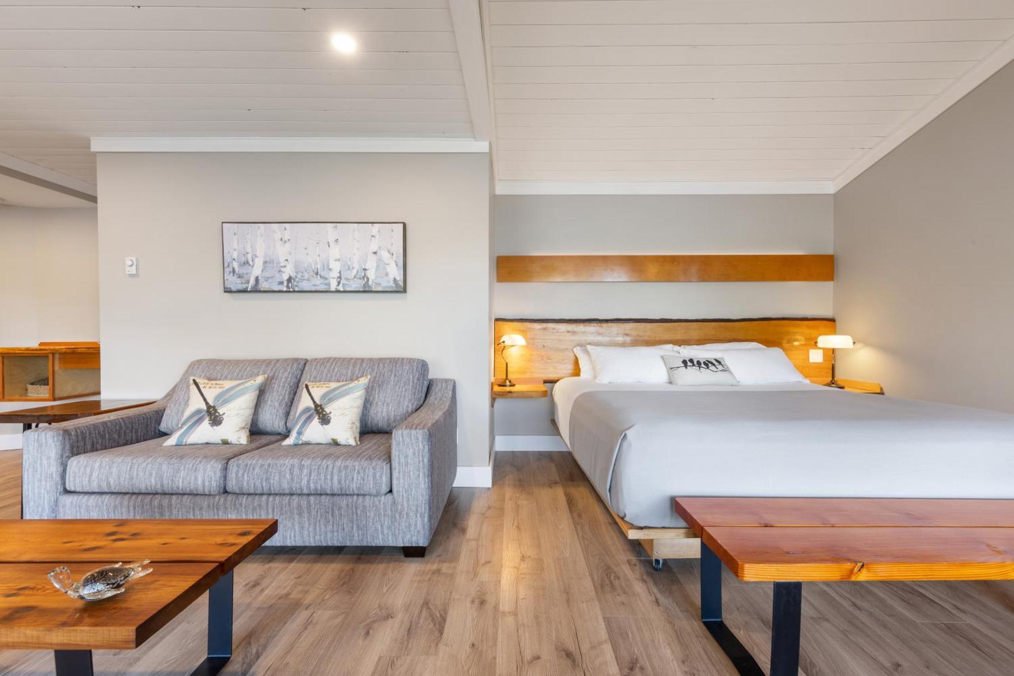 Egmont West Coast Wilderness Lodge מראה חיצוני תמונה