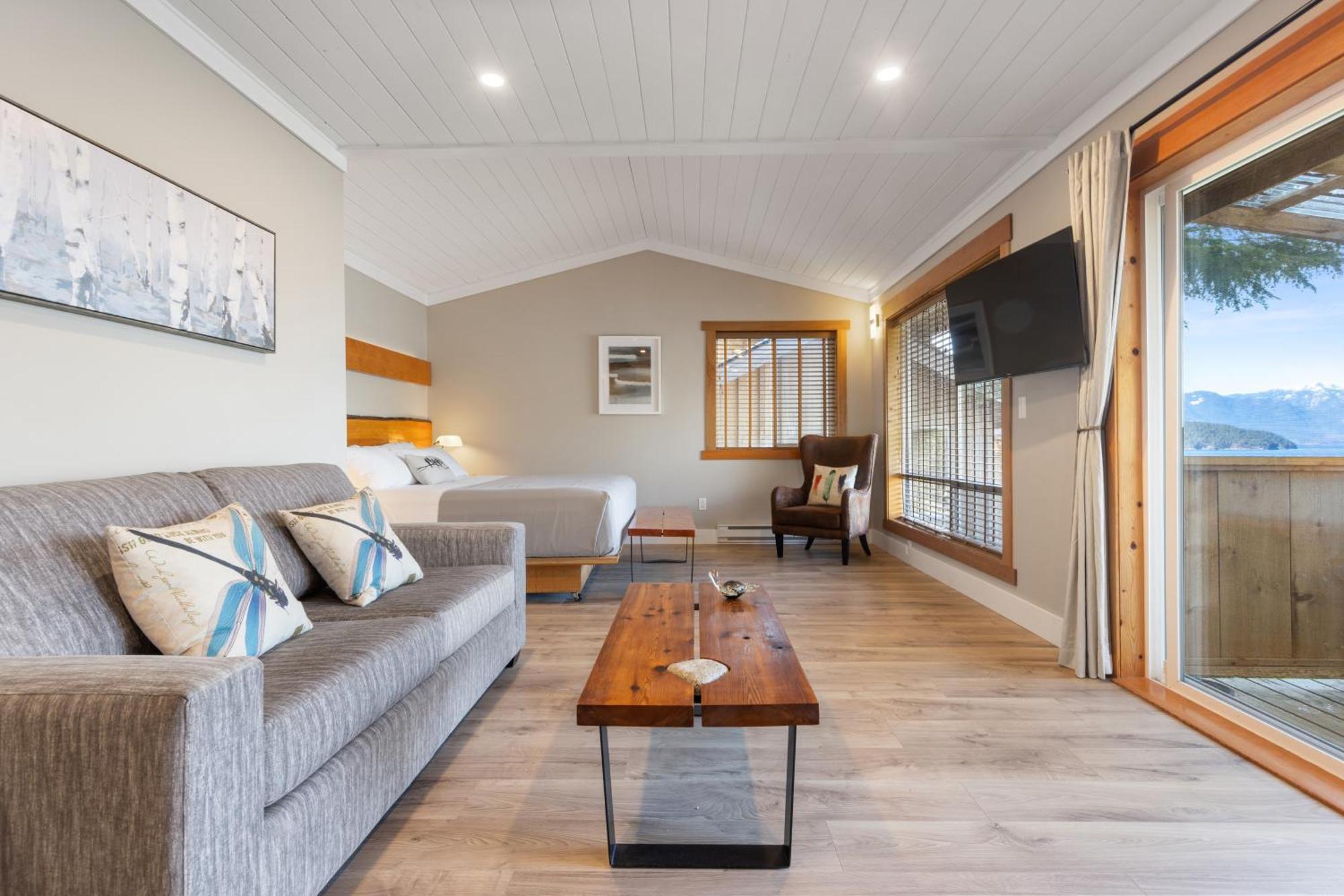 Egmont West Coast Wilderness Lodge מראה חיצוני תמונה
