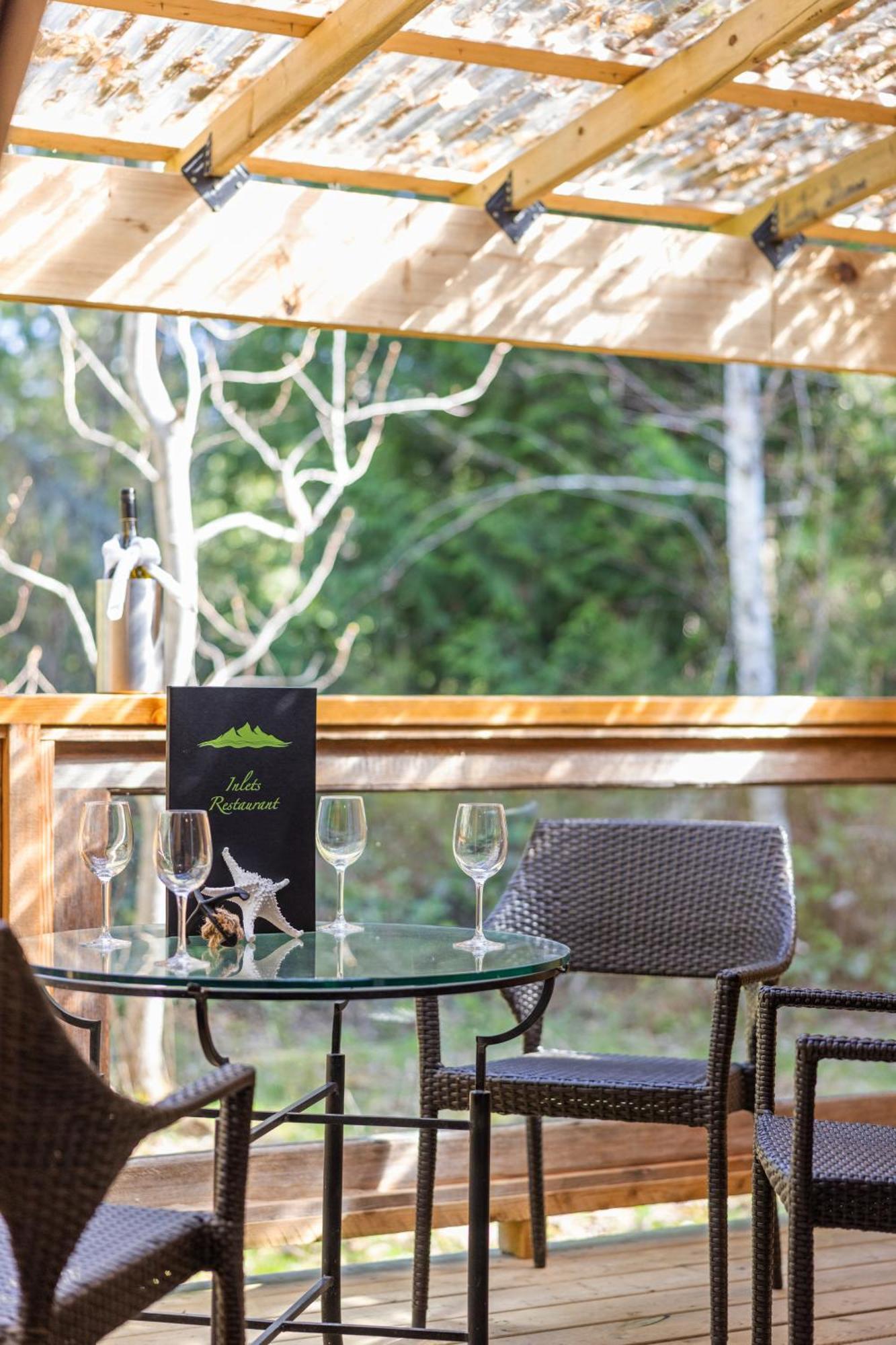 Egmont West Coast Wilderness Lodge מראה חיצוני תמונה